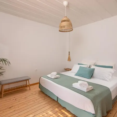 Sirens Beach Houses Marathias