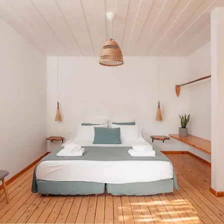 Sirens Beach Houses * Marathias